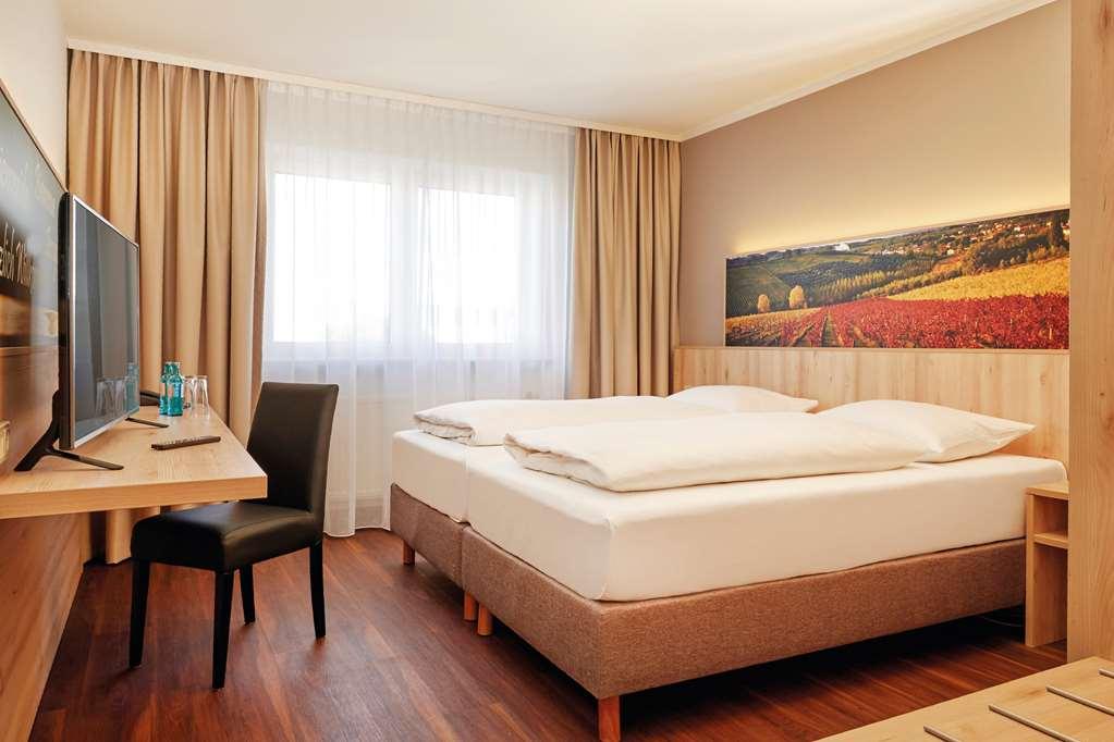 H+ Hotel Stuttgart Херренбург Номер фото